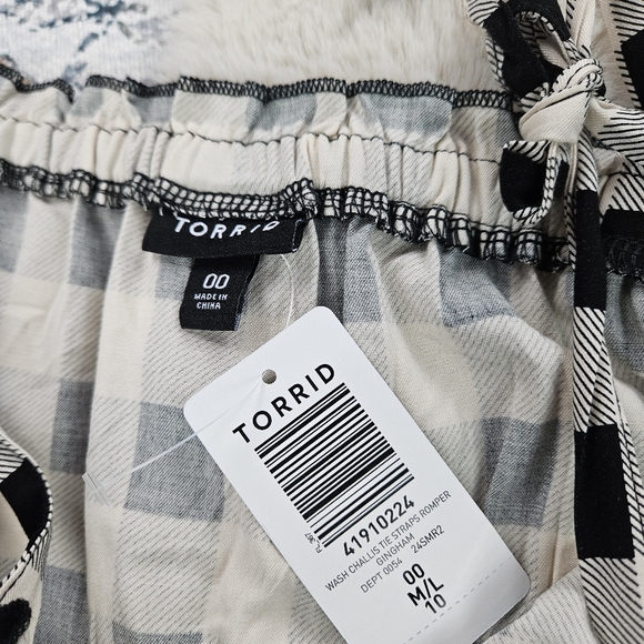 Torrid Stretch Challis Tie Strap Romper Gingham 00 BNWT - Picture 8 of 11